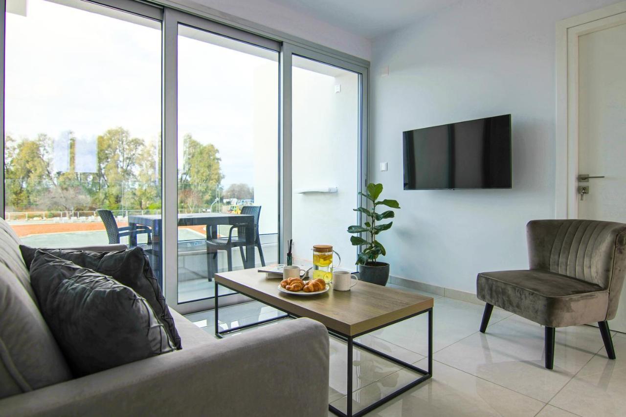 Phaedrus Living - Seaside Executive Flat Harbour 204 Apartment Paphos Bagian luar foto